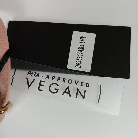 Deluxity Los Angeles Vegan Purse Soft Pink Small Shoulder Bag NWT - Picture 4 of 8